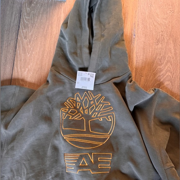 Brand New, Never Worn Green Timberland/American Eagle collab hoodie for sale - Picture 1 of 3